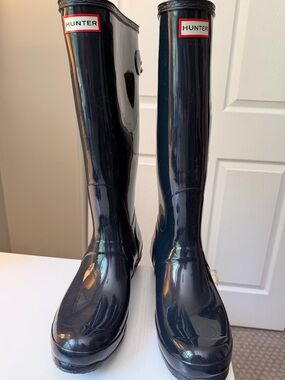 Hunter Black Tall Rain Boot Interior Label